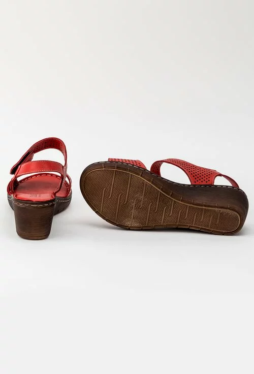 Sandale rosii cu platforma din piele naturala perforata Brown