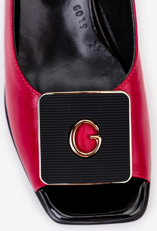 Sandale rosii din piele cu ornament