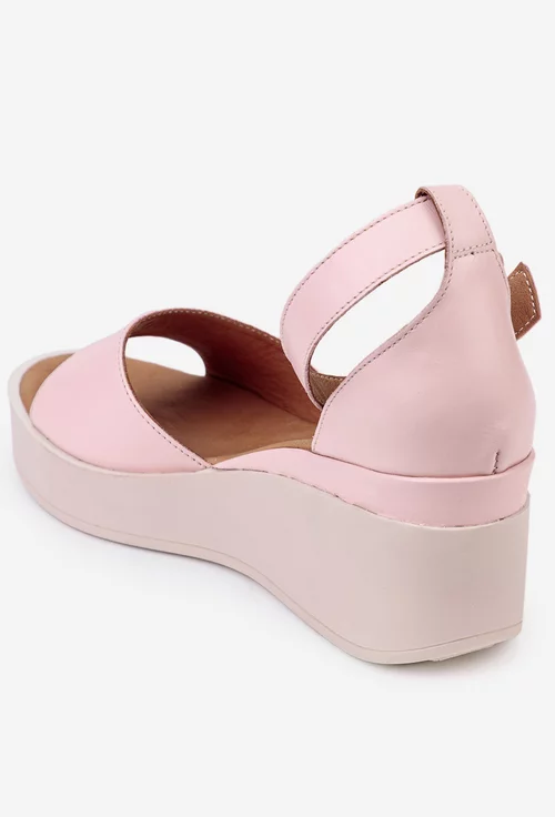 Sandale roz pudra din piele prevazute cu platforma