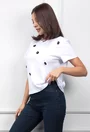Tricou alb cu ornamente negre