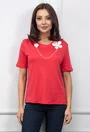 Tricou rosu accesorizat