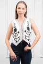 Vesta alba cu broderie neagra