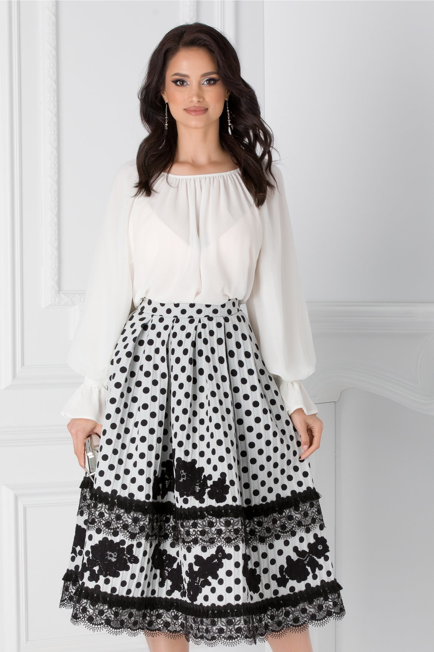 Fusta LaDonna Gri Cu Buline Negre Si Broderie Handmade