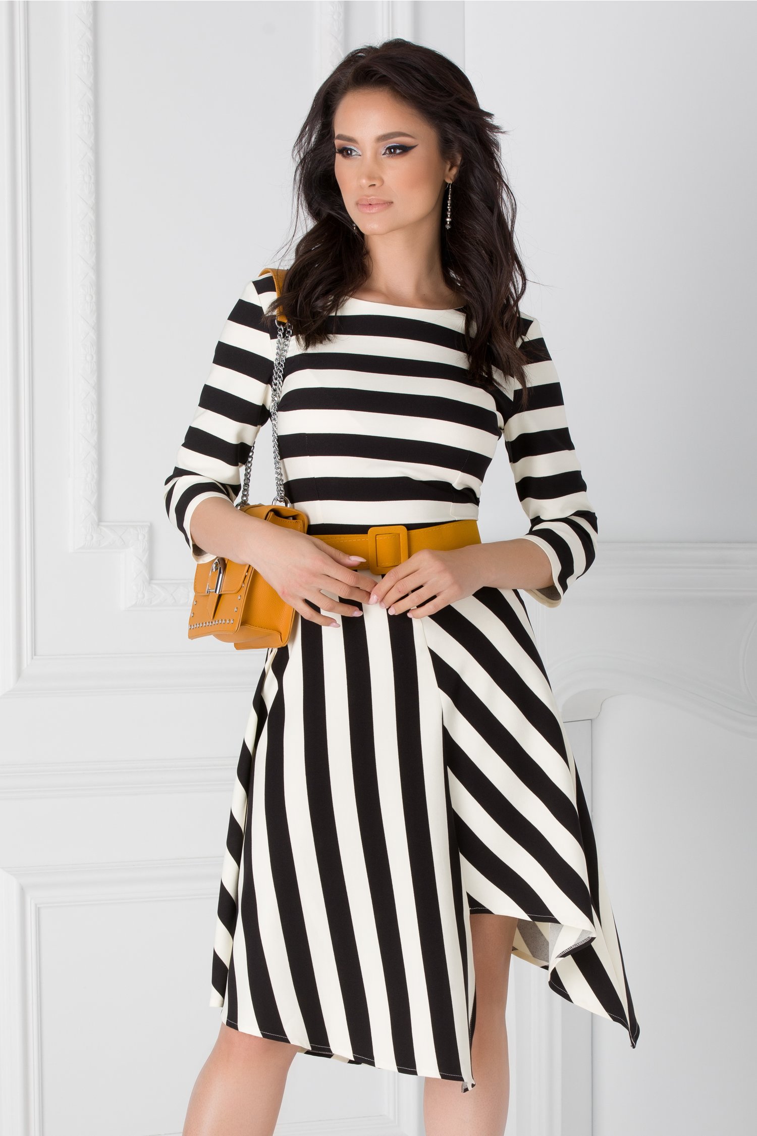 Rochie LaDonna Ivoire Cu Dungi Negre Si Lungime Asimetrica