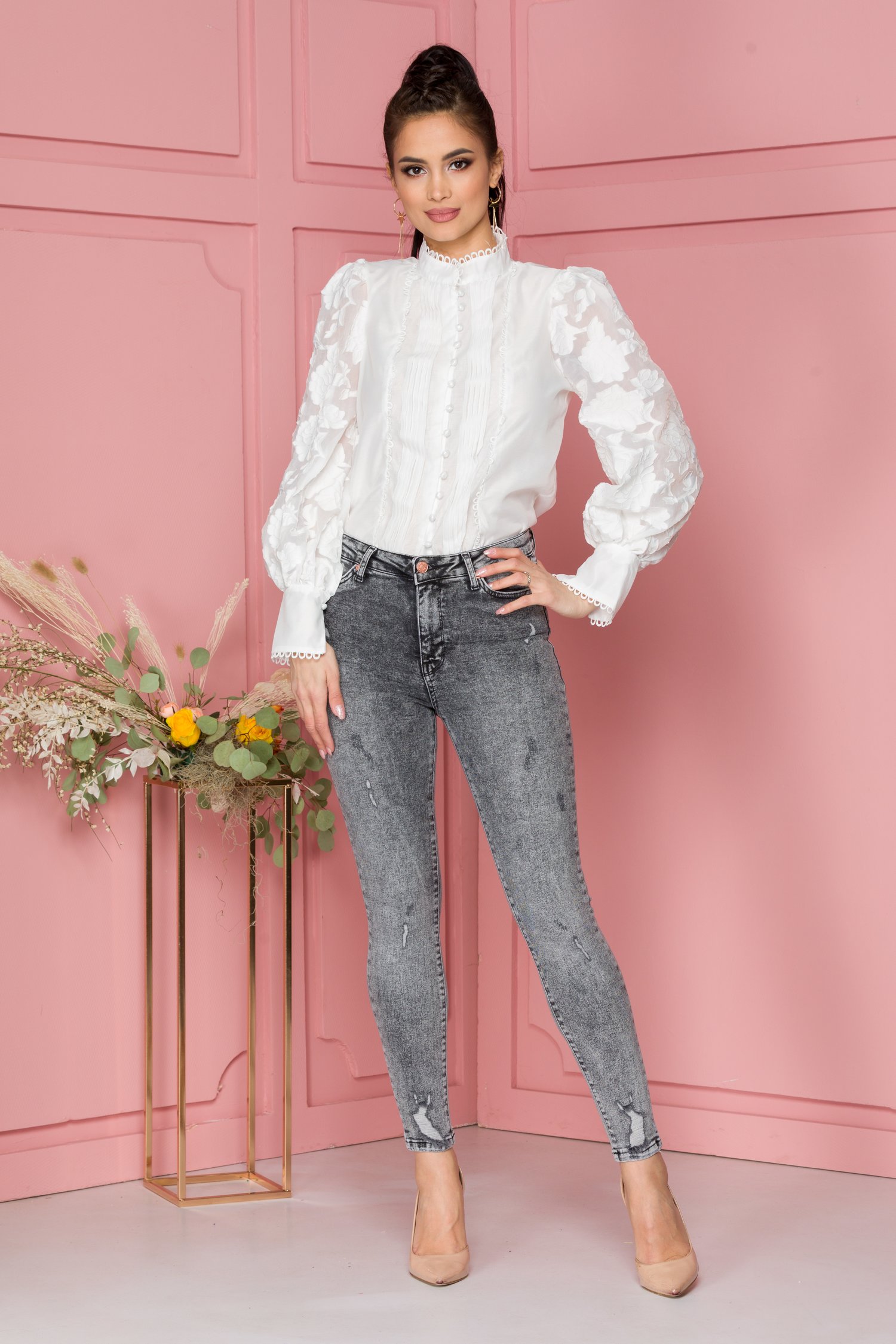 Blugi Adda gri cu zgarieturi delicate