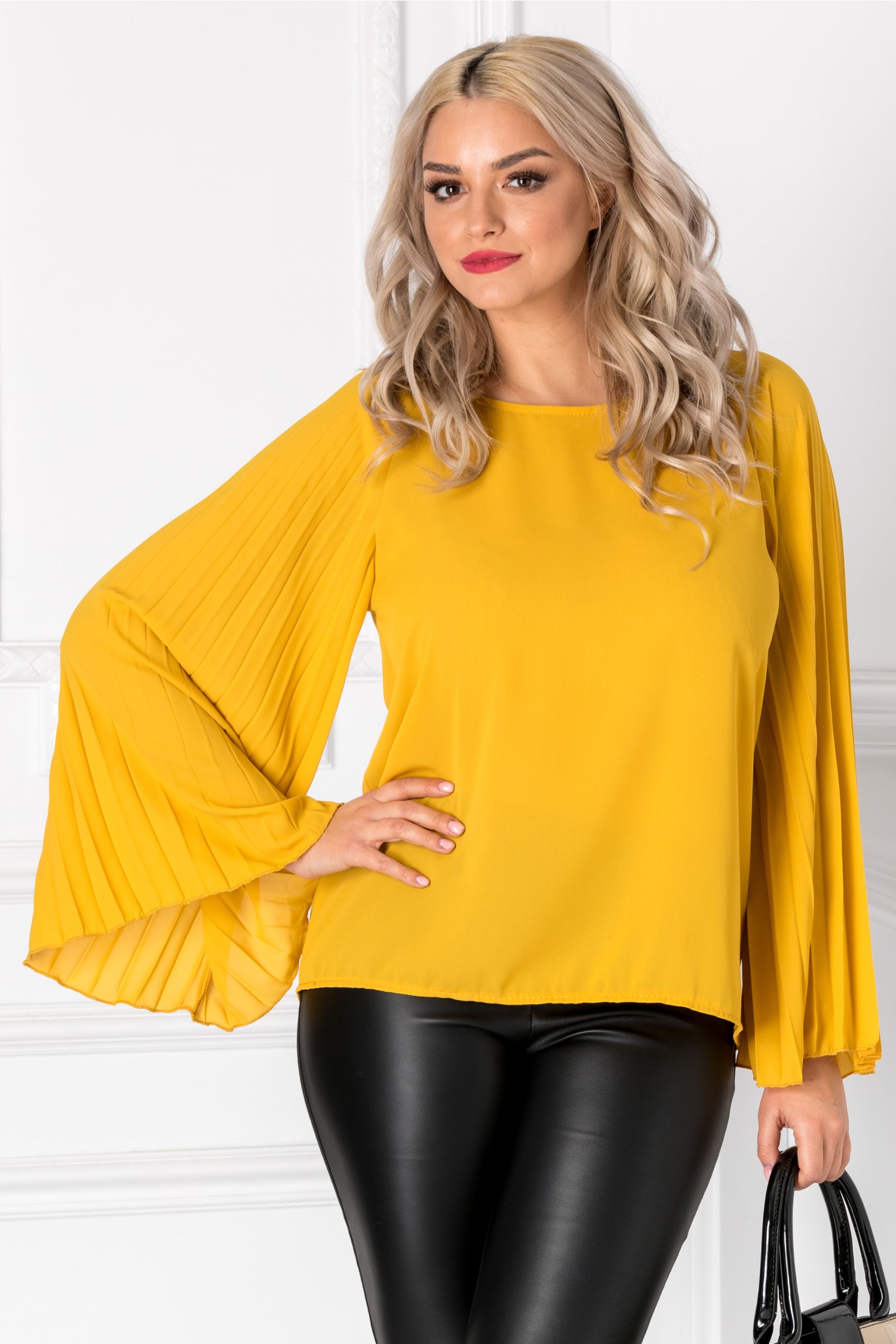 Bluza Adela galben mustar cu maneci evazate plisate