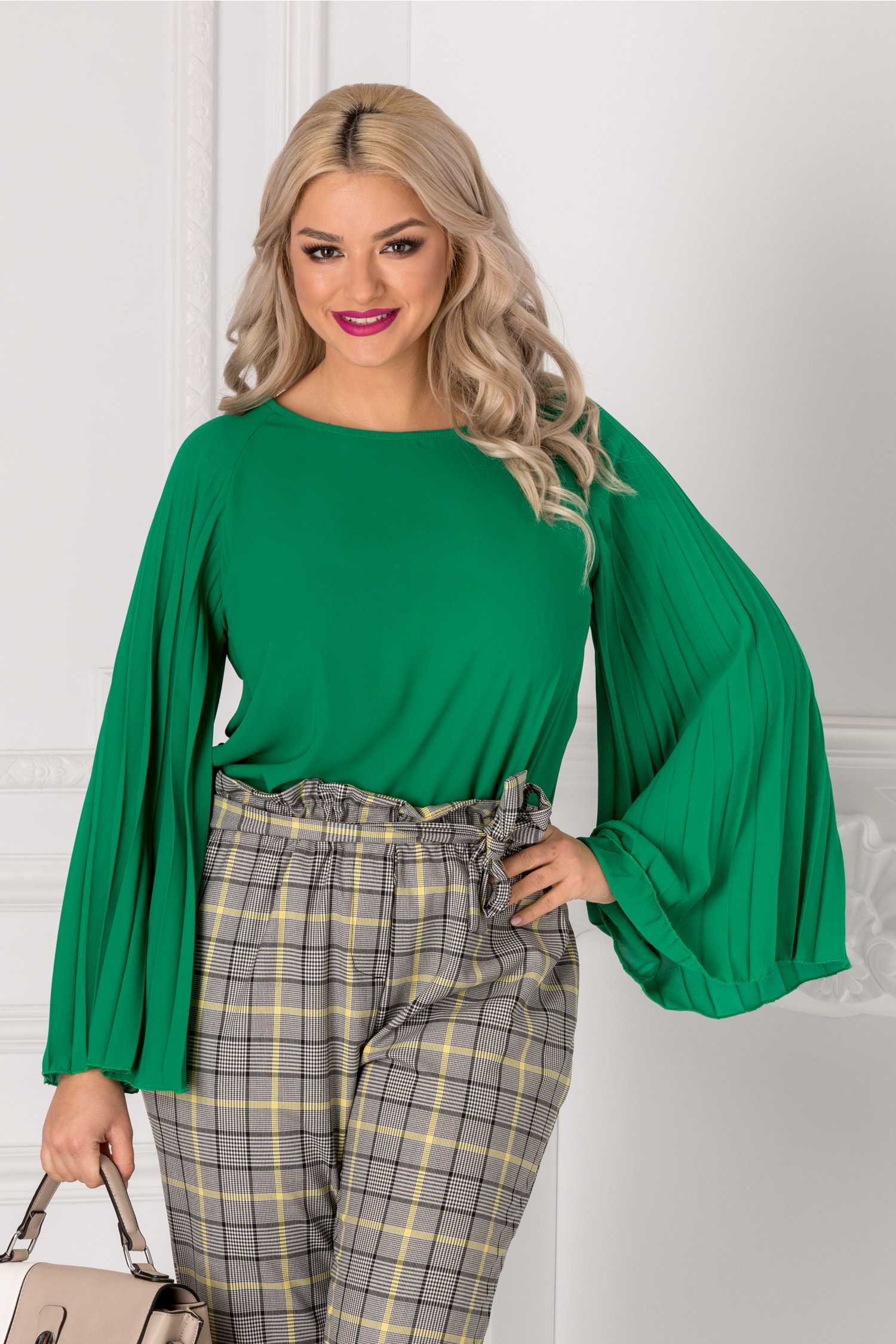 Bluza Adela verde cu maneci evazate plisate