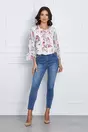 Bluza Anica alba cu imprimeu floral magenta si volanase la bust