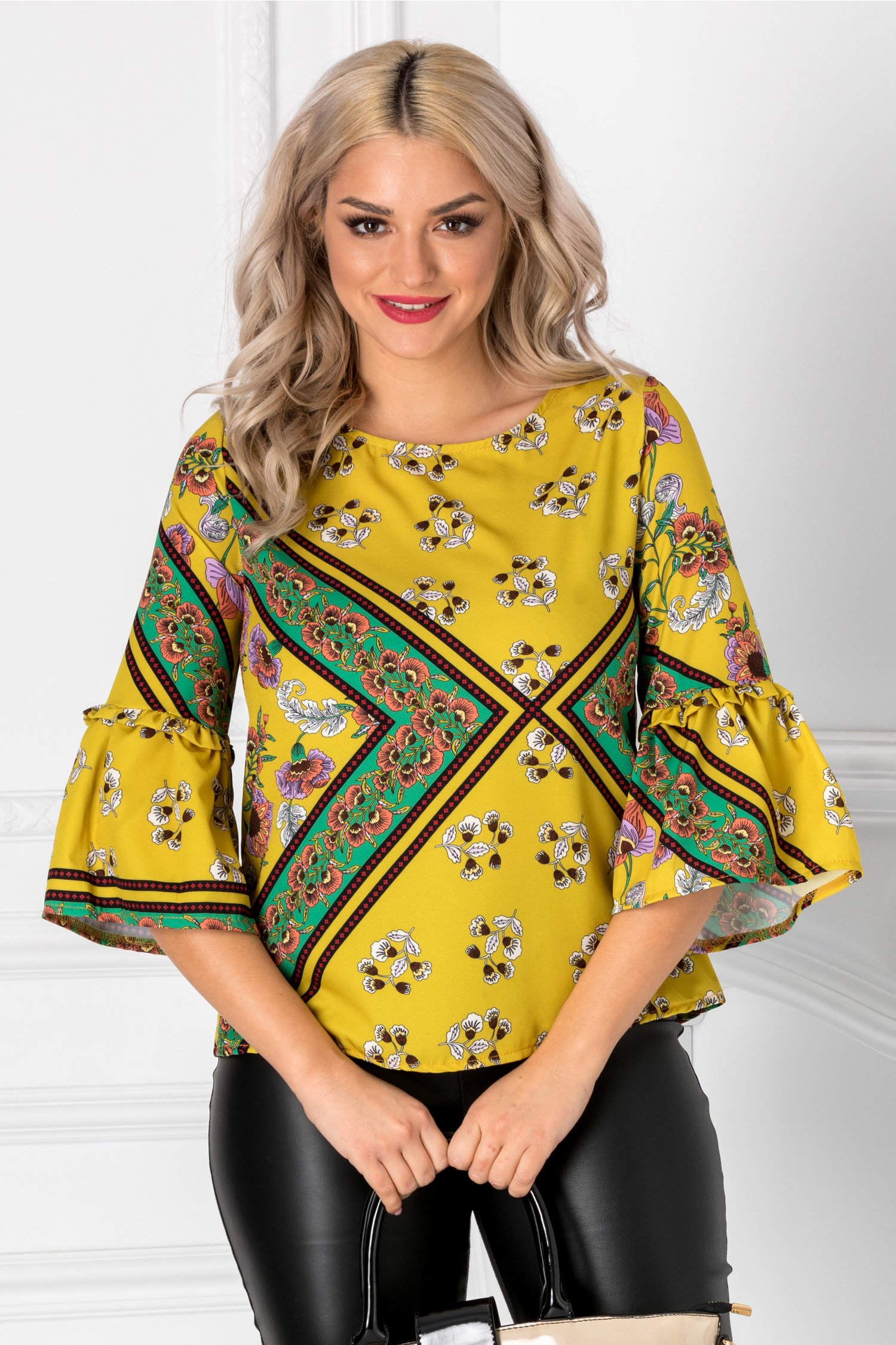 Bluza Avery vernil cu imprimeuri florale