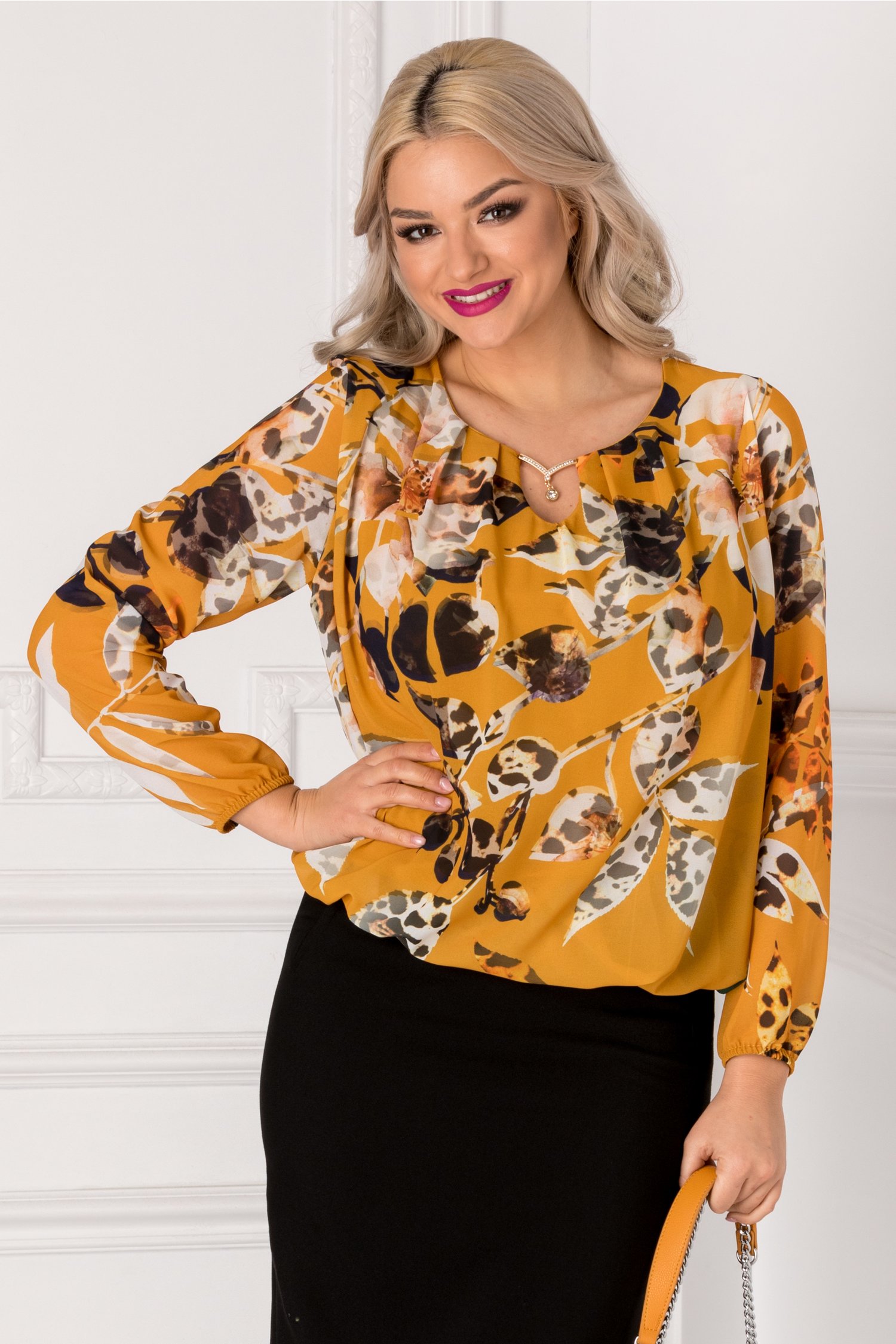 Bluza Cate galbena cu imprimeu floral multicolor