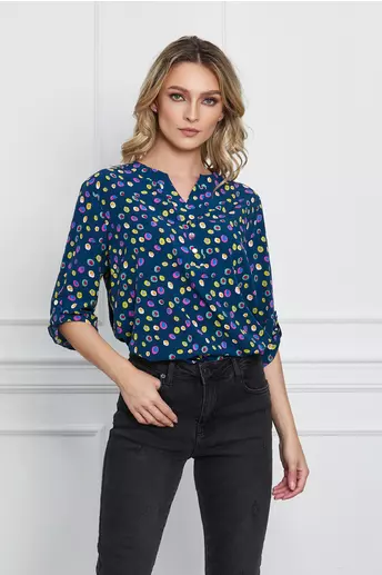 Bluza Caterina bleumarin cu imprimeu colorat si maneci prinse cu nasturi
