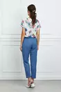 Bluza Dorina alba cu imprimeuri florale albastre si fucsia