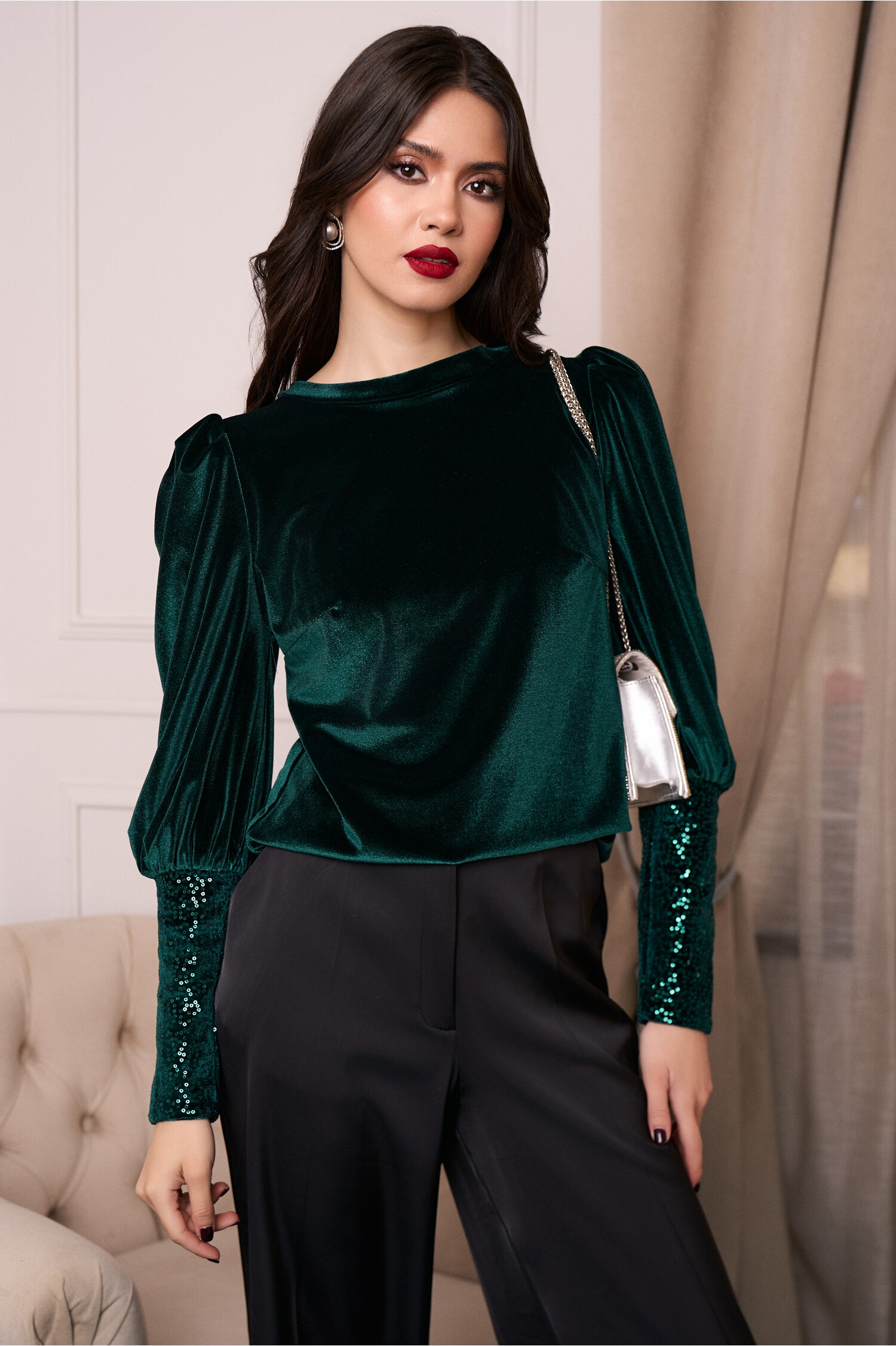 Bluza DY Fashion eleganta din catifea verde cu mansete din paiete