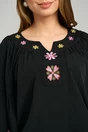 Bluza eleganta din crep neagra cu broderie traditionala