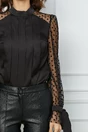 Bluza eleganta din satin neagra cu maneci din tull accesorizate cu buline catifelate