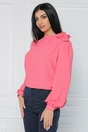 Bluza eleganta din triplu voal corai cu floare pe umar