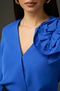 Bluza eleganta din voal albastra cu floare maxi pe bust