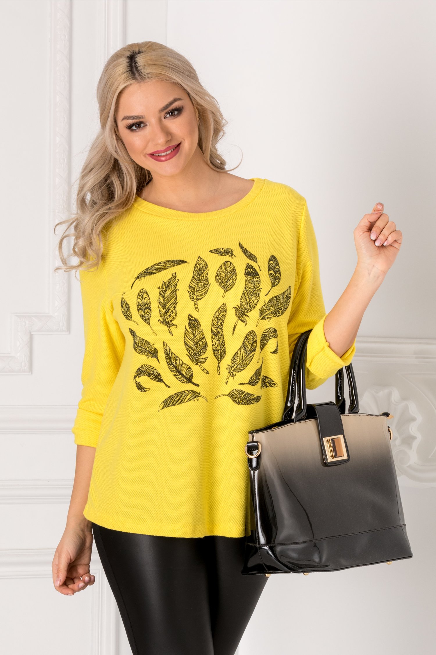 Bluza Feather galbena cu imprimeu la bust