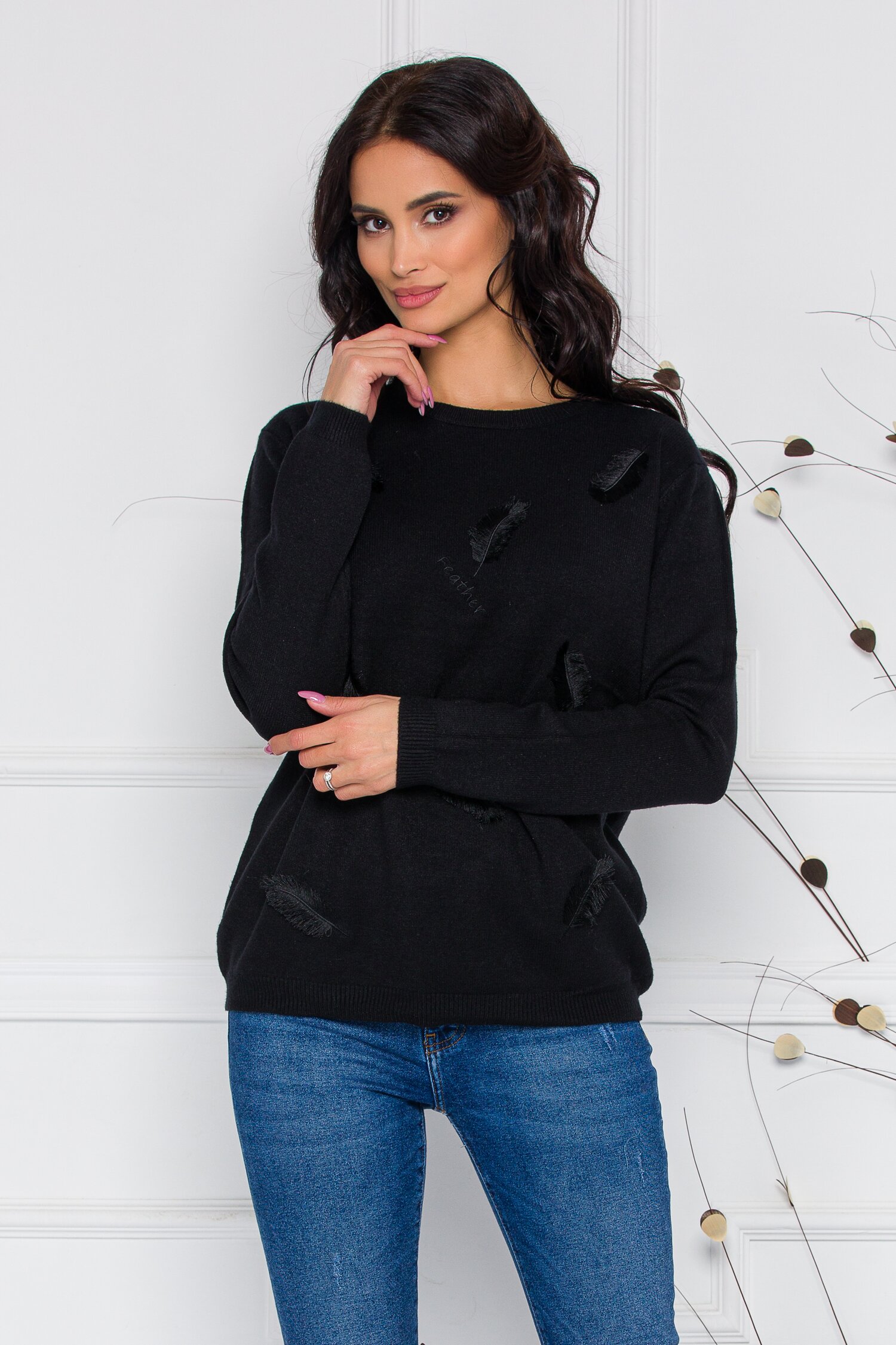 Bluza Feather neagra cu aplicatii