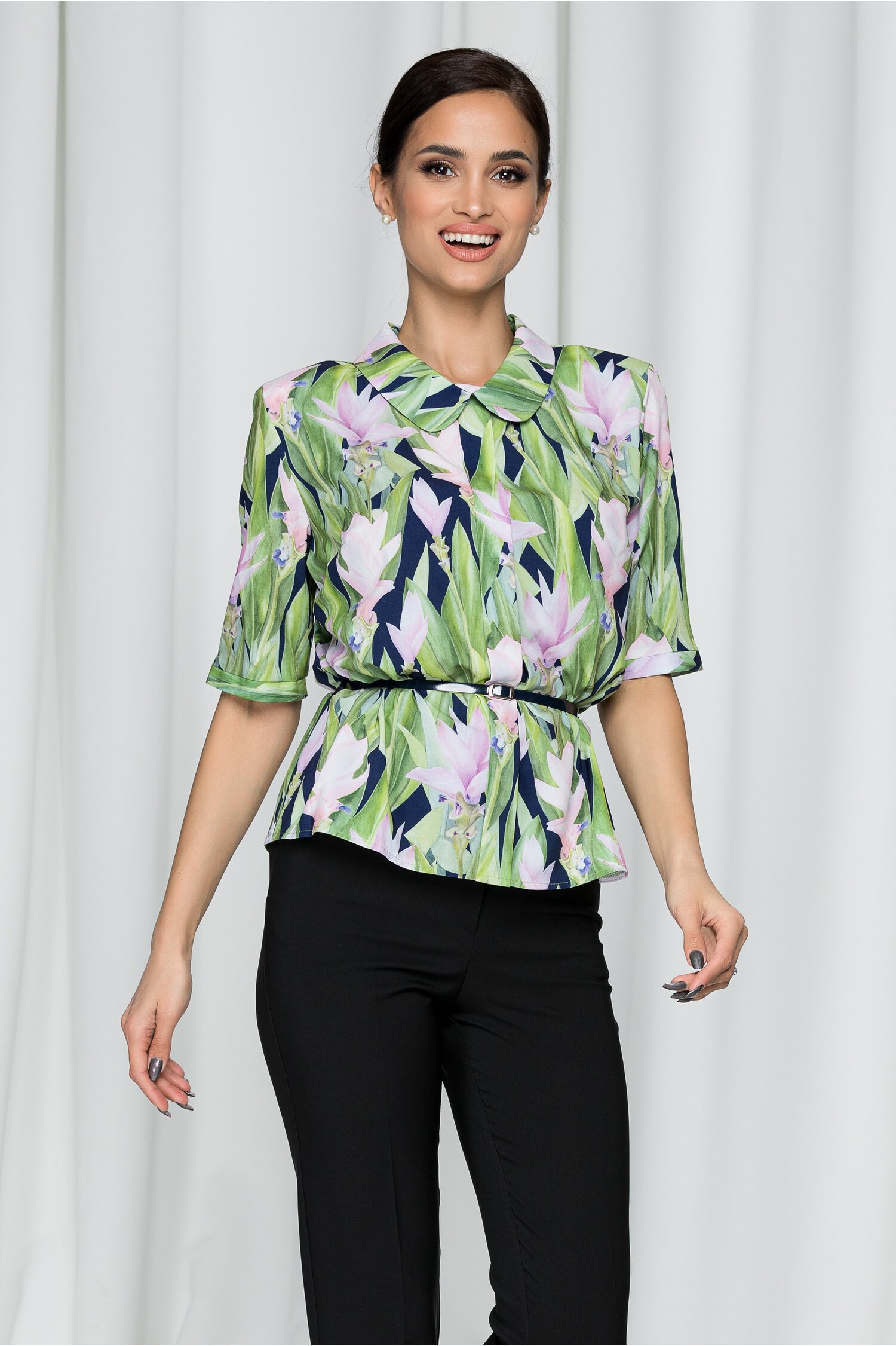 Bluza Flavia verde cu imprimeu floral si pliu frontal