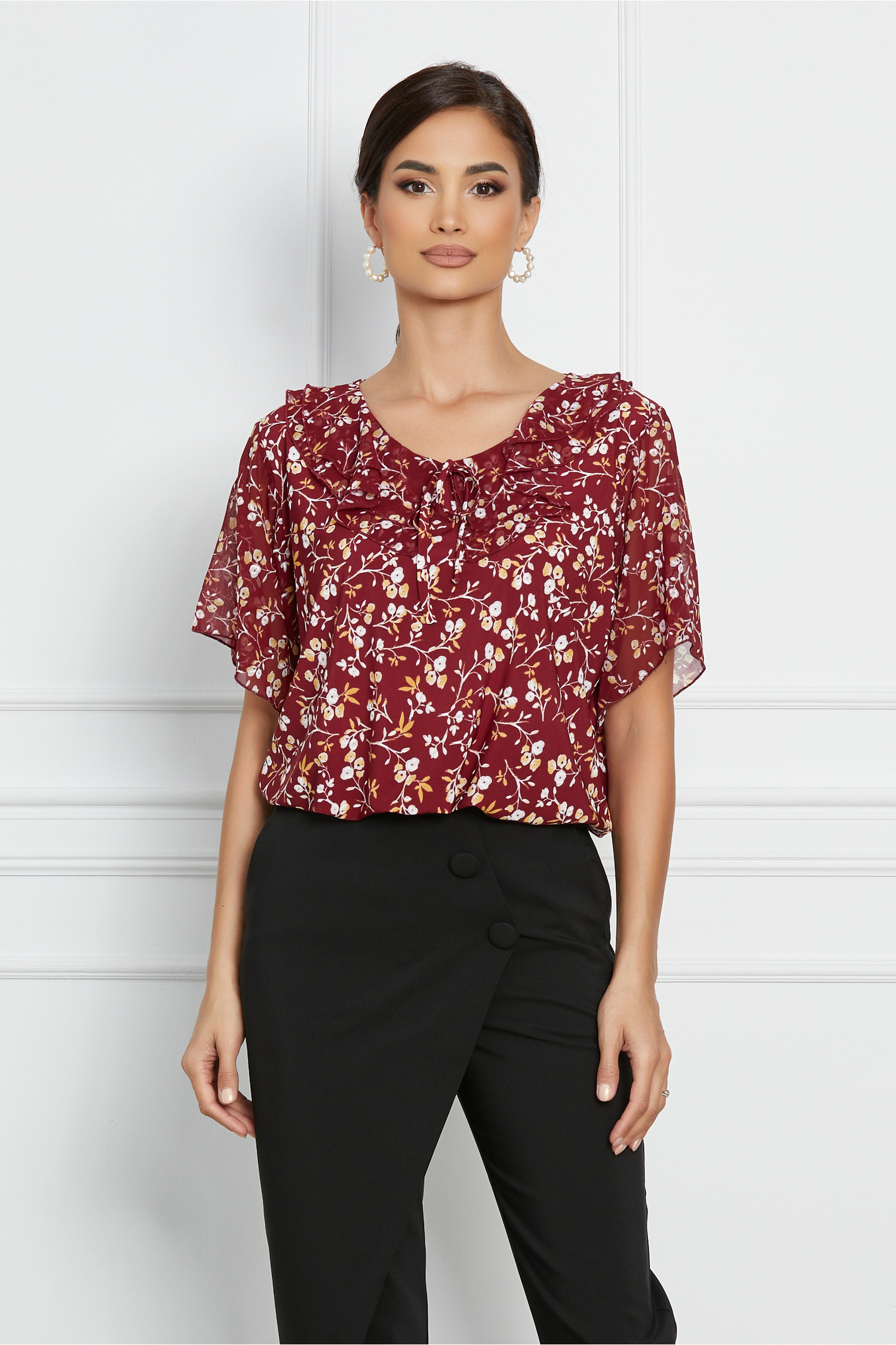 Bluza Isabela bordo cu flori si maneci scurte