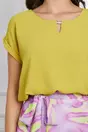 Bluza Karina lime cu accesoriu metalic la decolteu