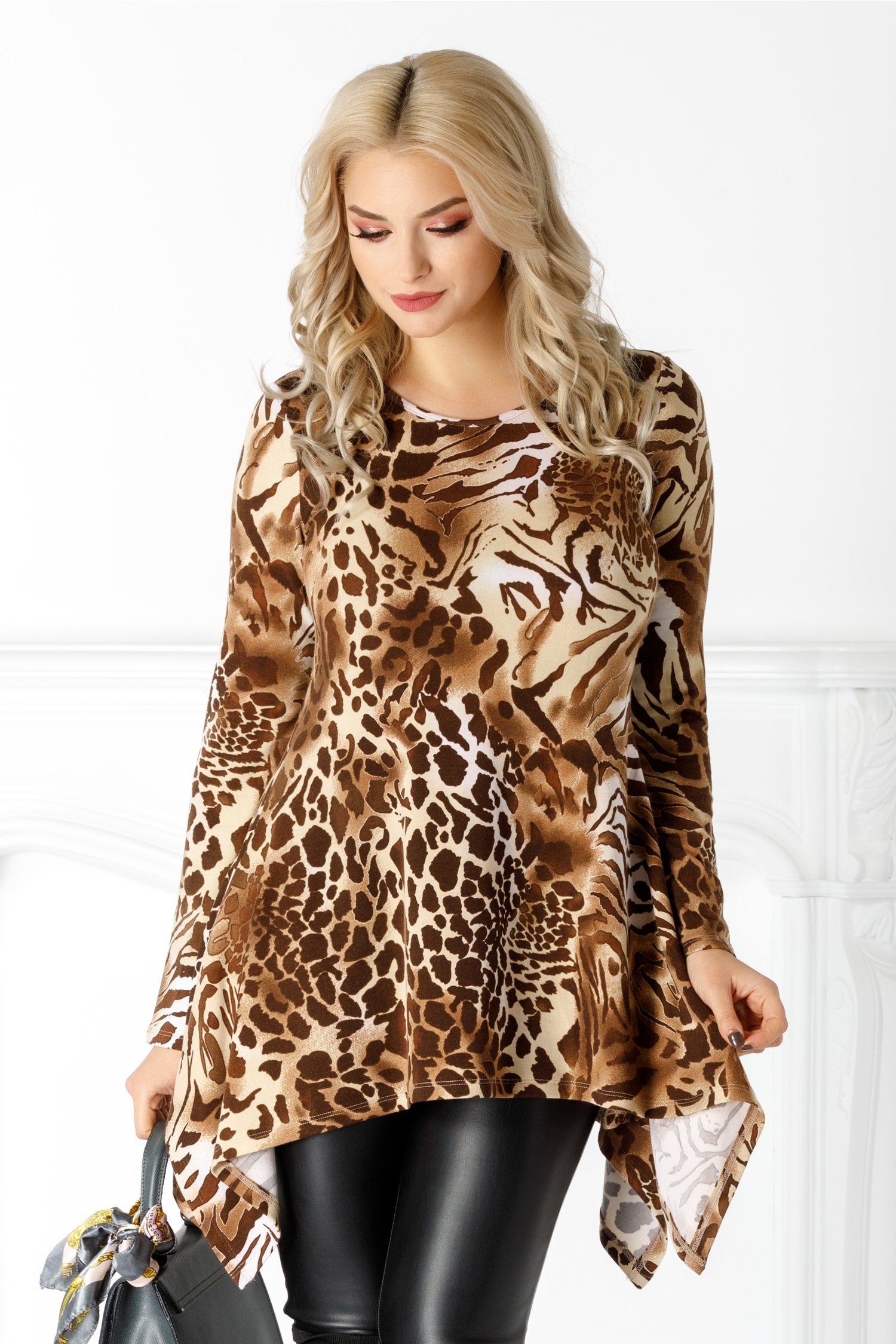 Bluza LaDonna cu animal print maro