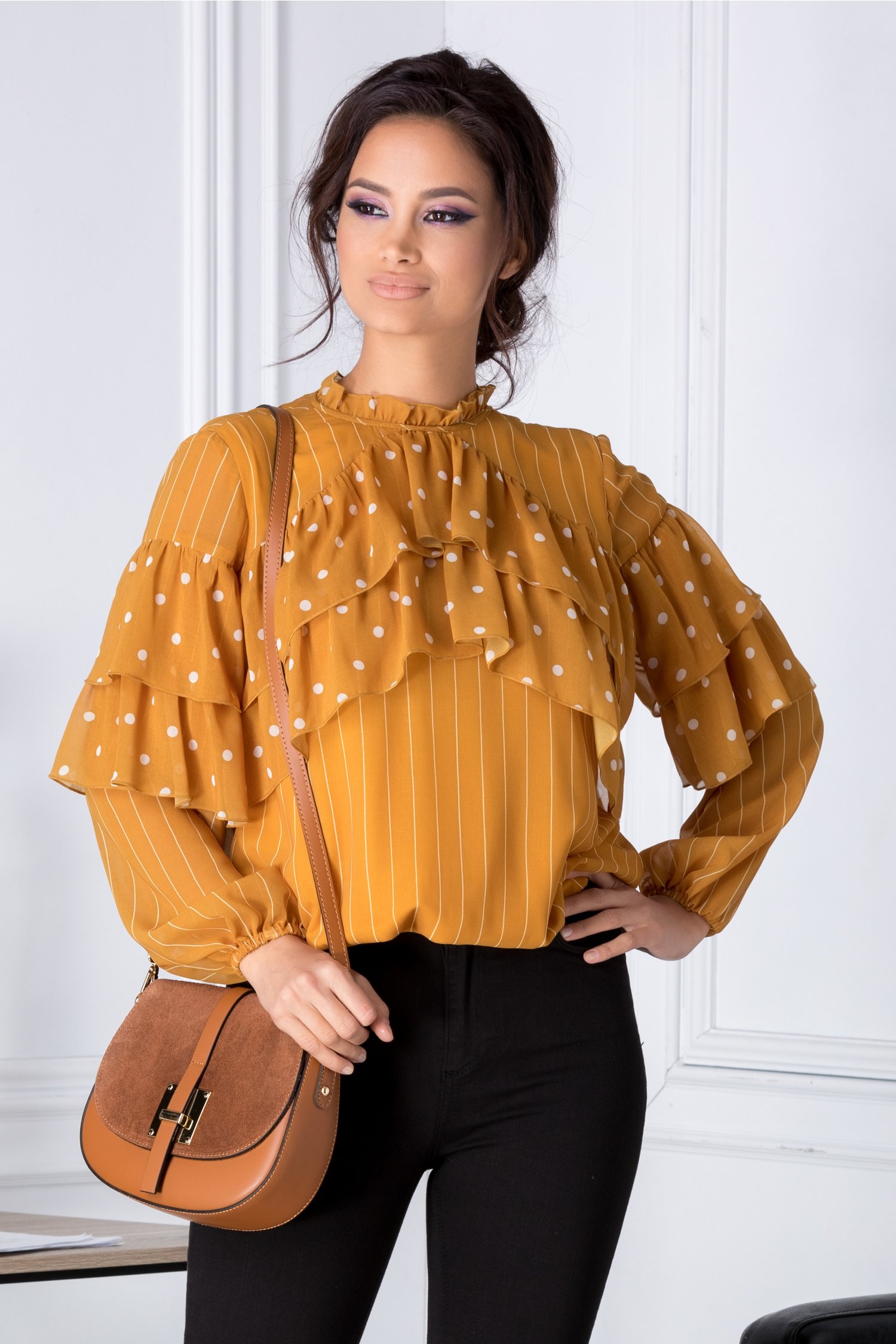 Bluza LaDonna galben mustar vaporoasa cu dungi si buline