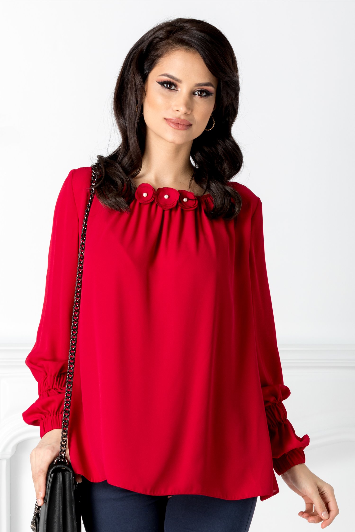 Bluza LaDonna vaporoasa bordo cu flori 3D la guler