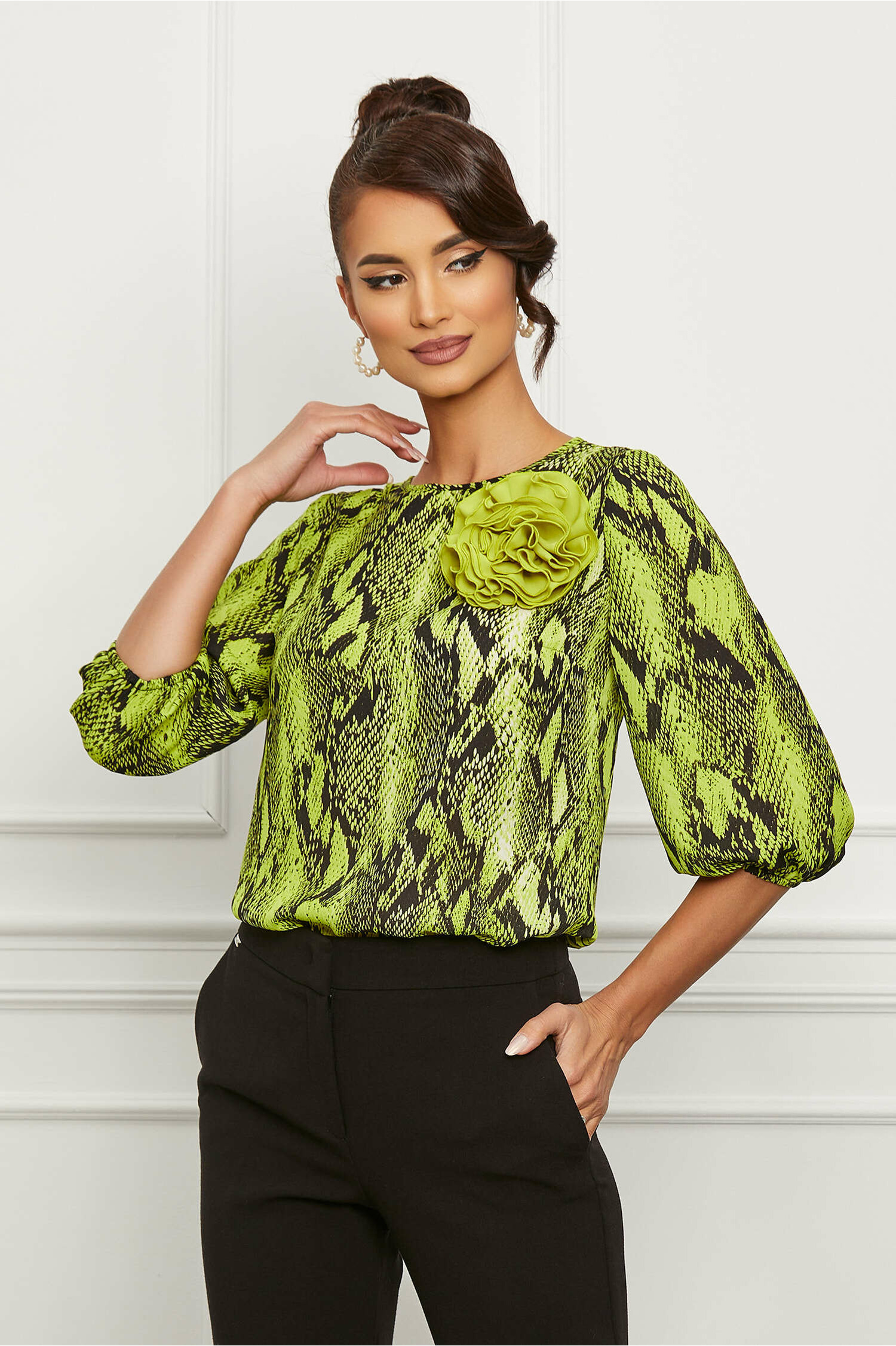 Bluza verde lime cu imprimeu snake