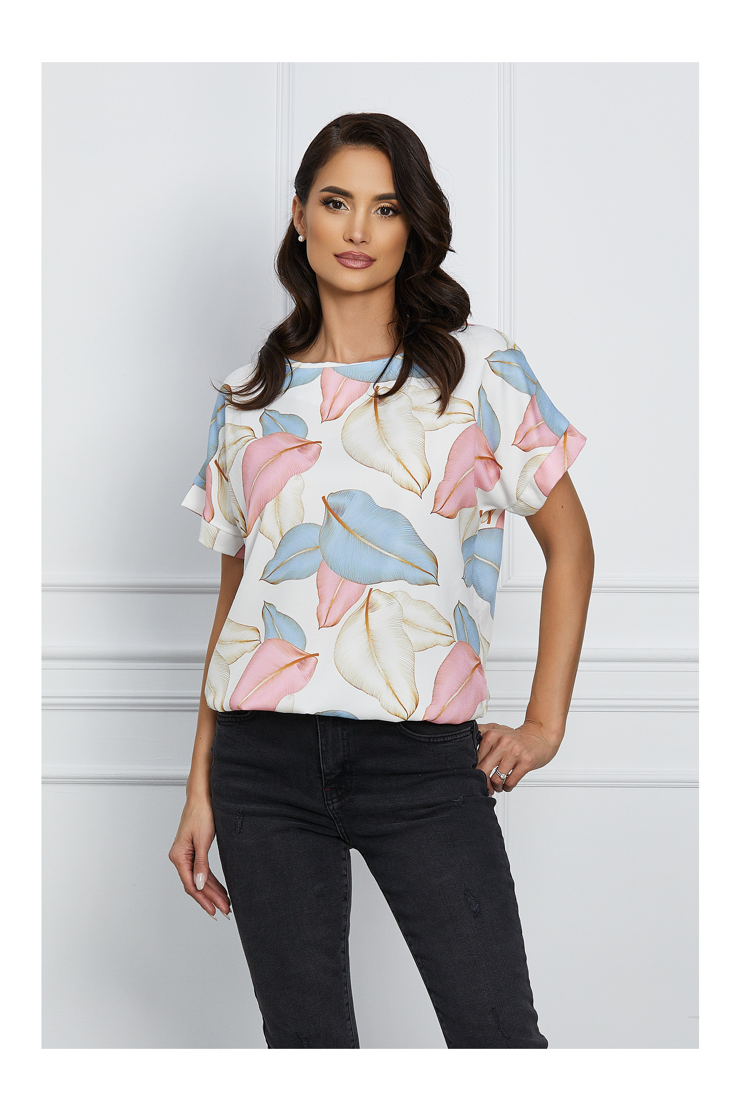 Bluza Lia alba cu imprimeu bleu si roz