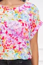 Bluza Naty alba cu imprimeuri multicolore