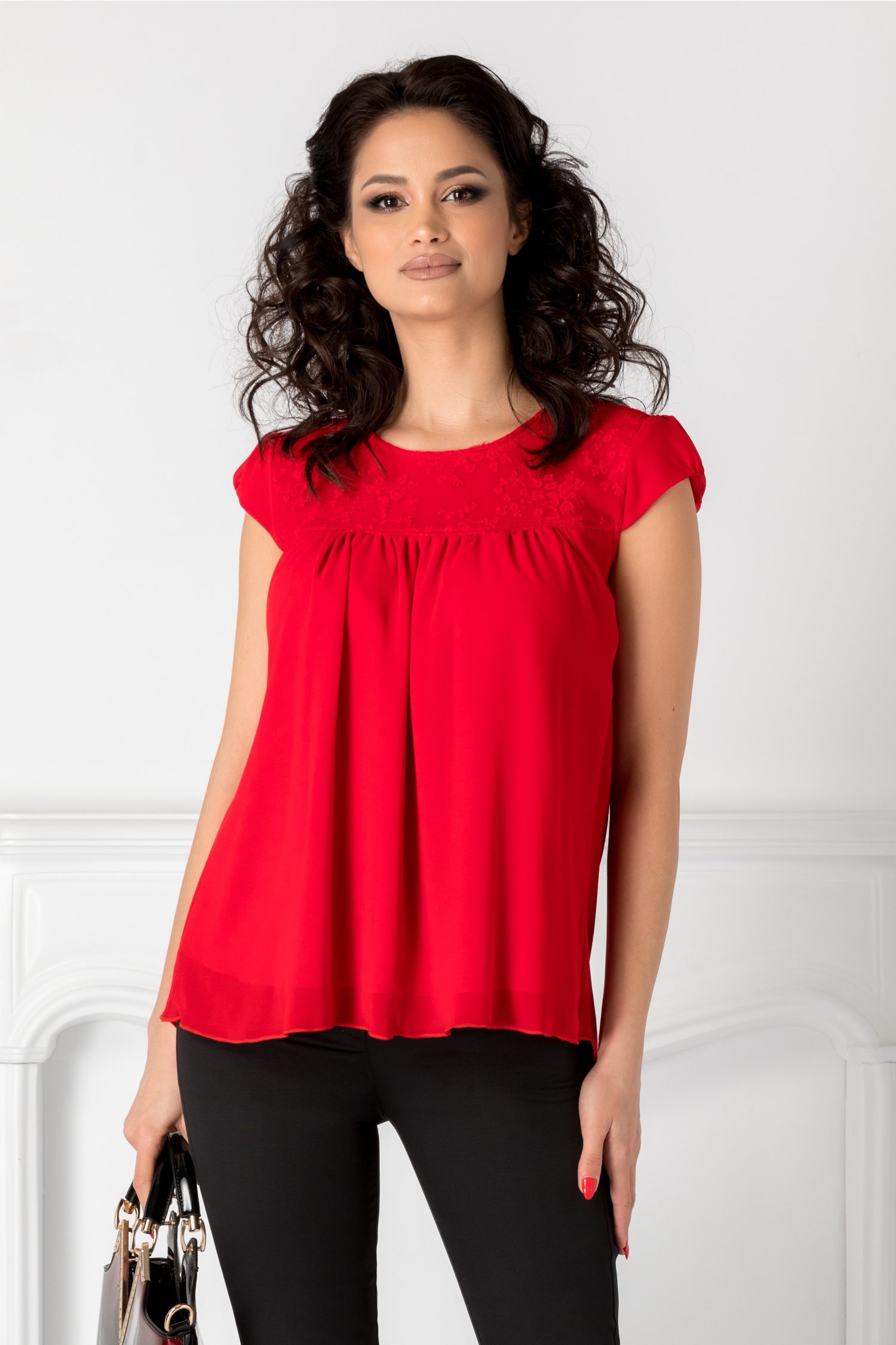 Bluza rosie din voal cu dantela