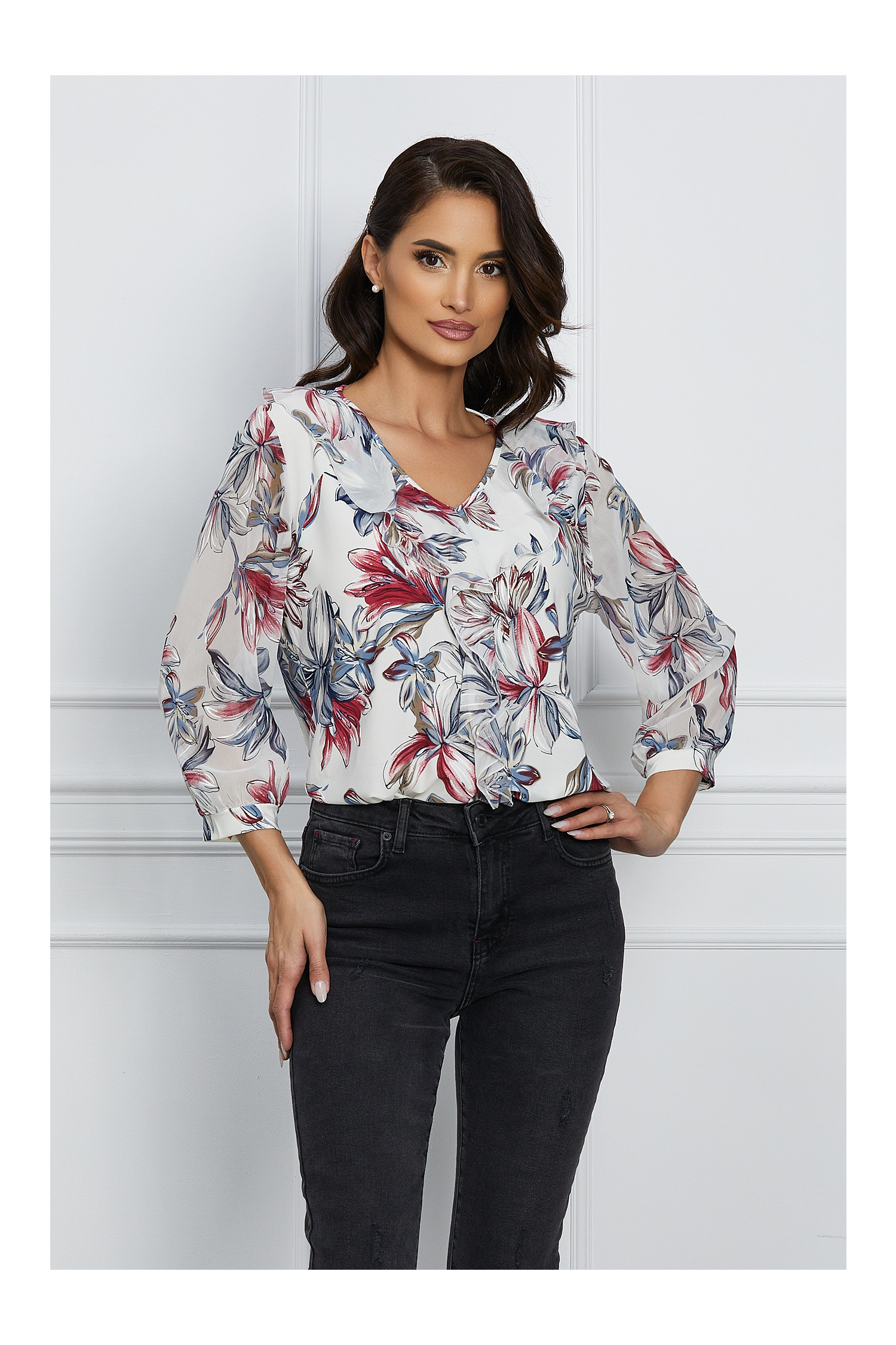 Bluza Sabrina alba cu flori bordo si volan