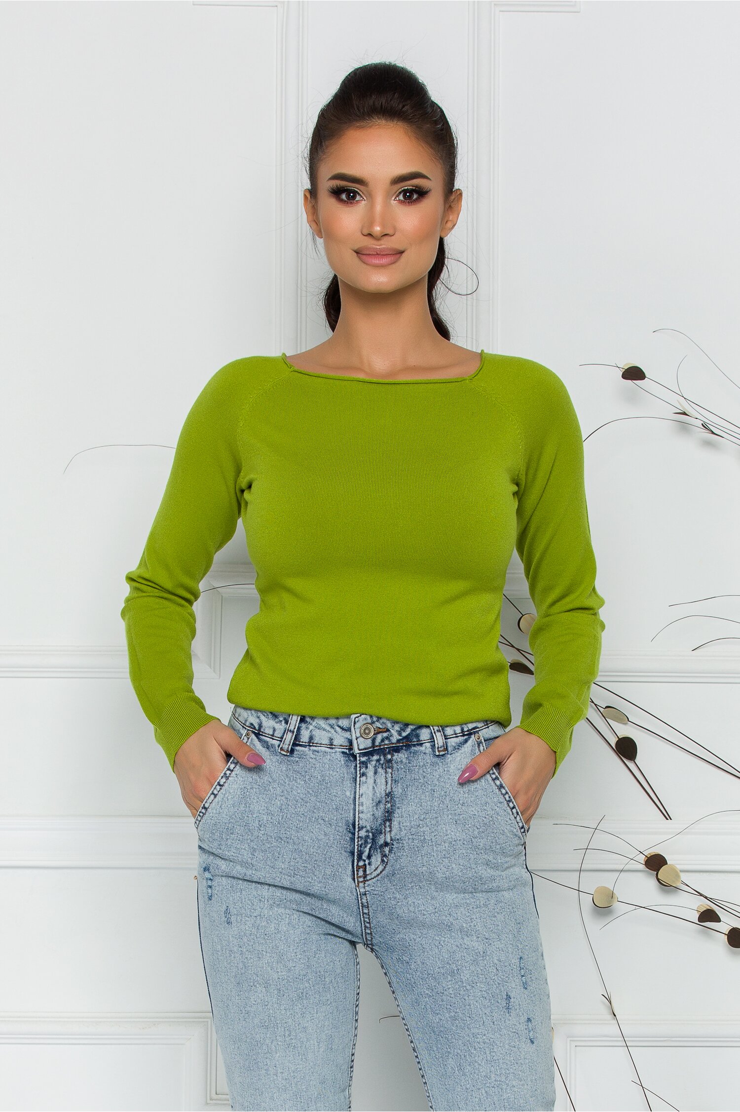 Bluza Sabrina verde lime cu decolteu oval
