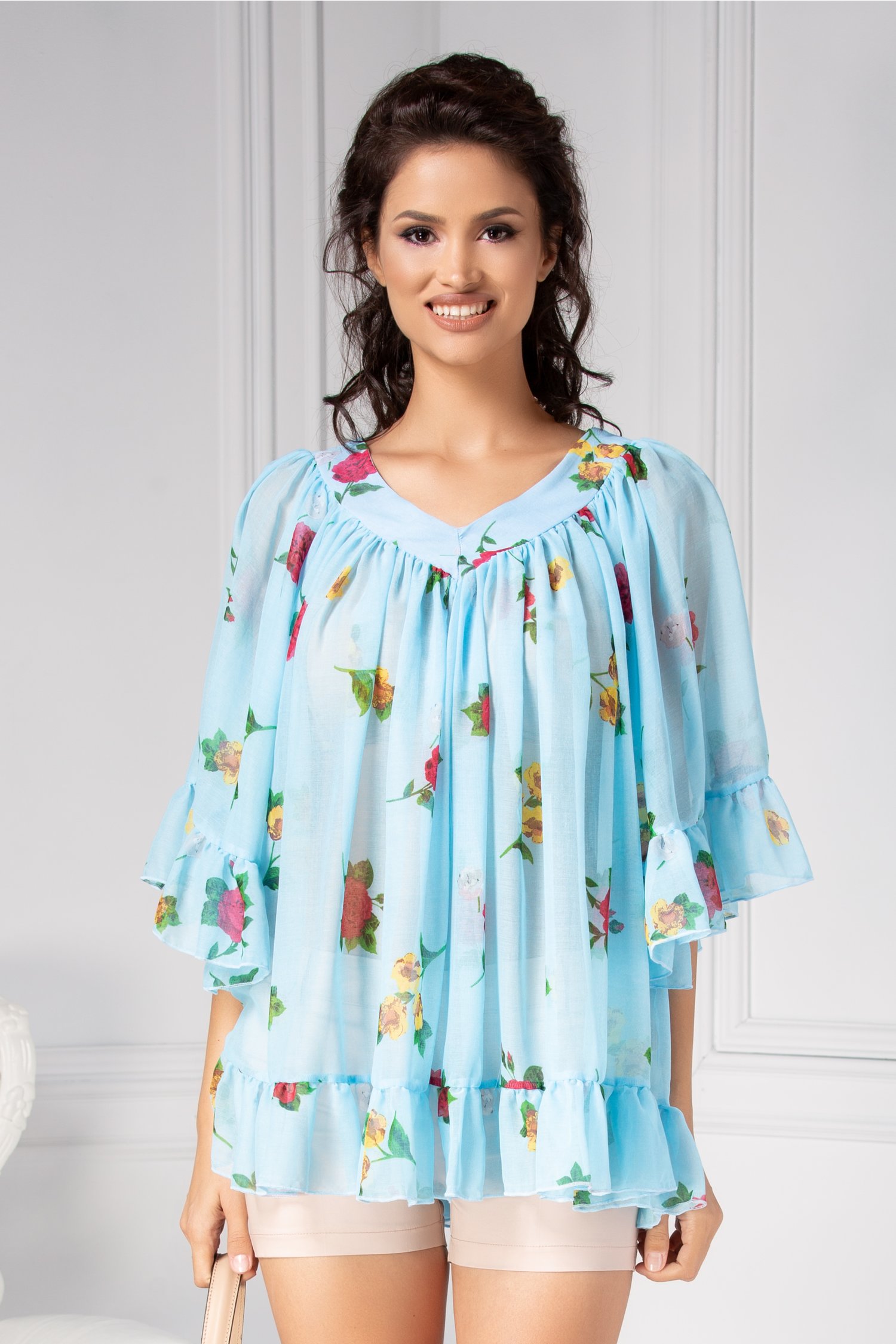 Bluza vaporoasa de vara bleu cu flori