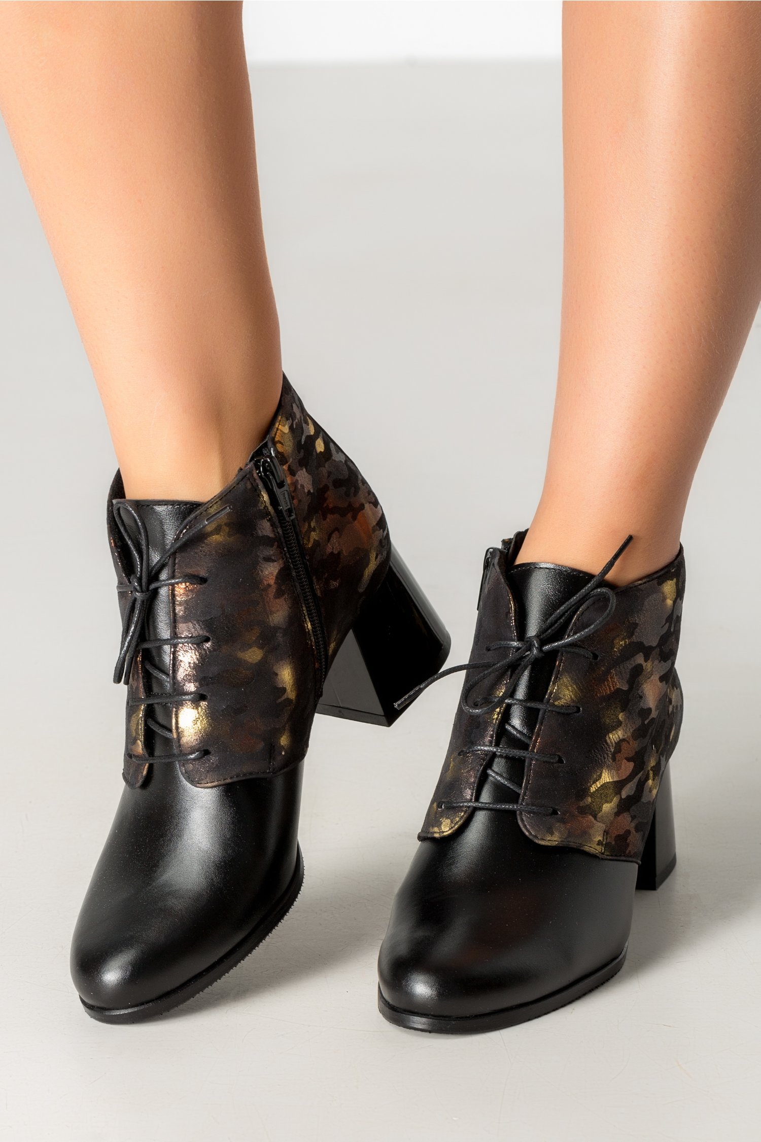 Botine Inna negre cu imprimeu army sidefat