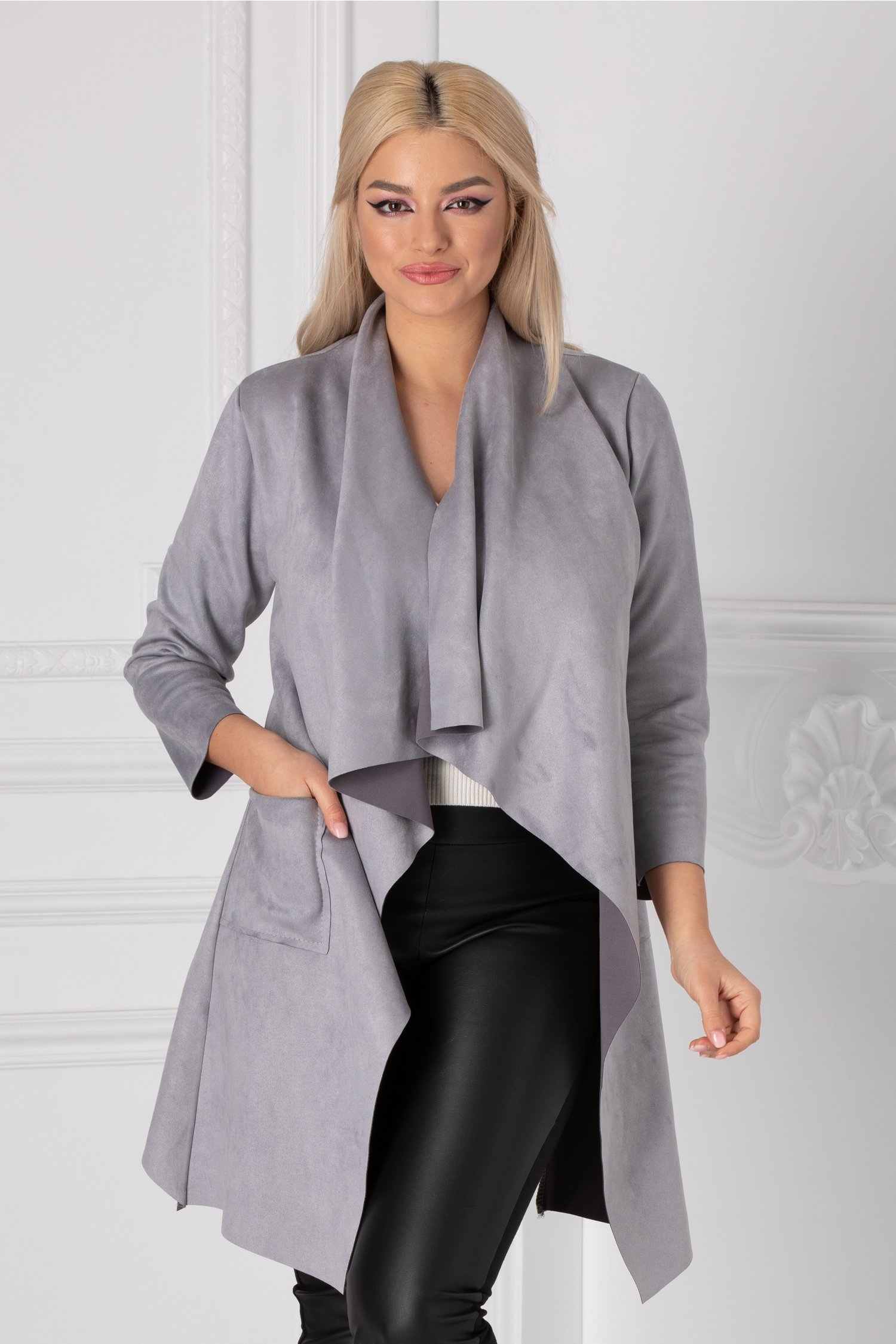 Cardigan gri asimetric cu buzunare