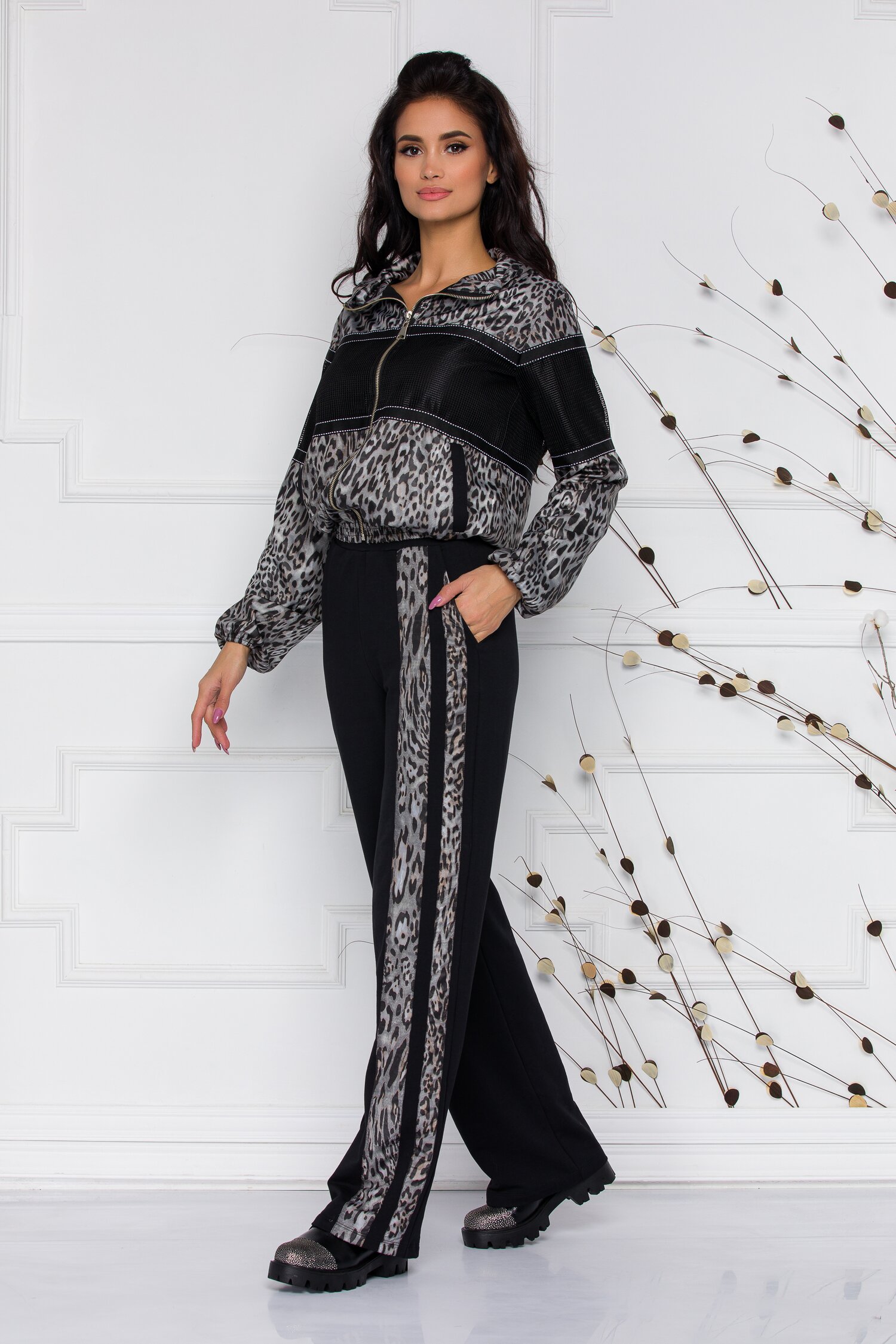 Compleu negru LaDonna by Catalin Botezatu cu animal print pe hanorac si pantaloni