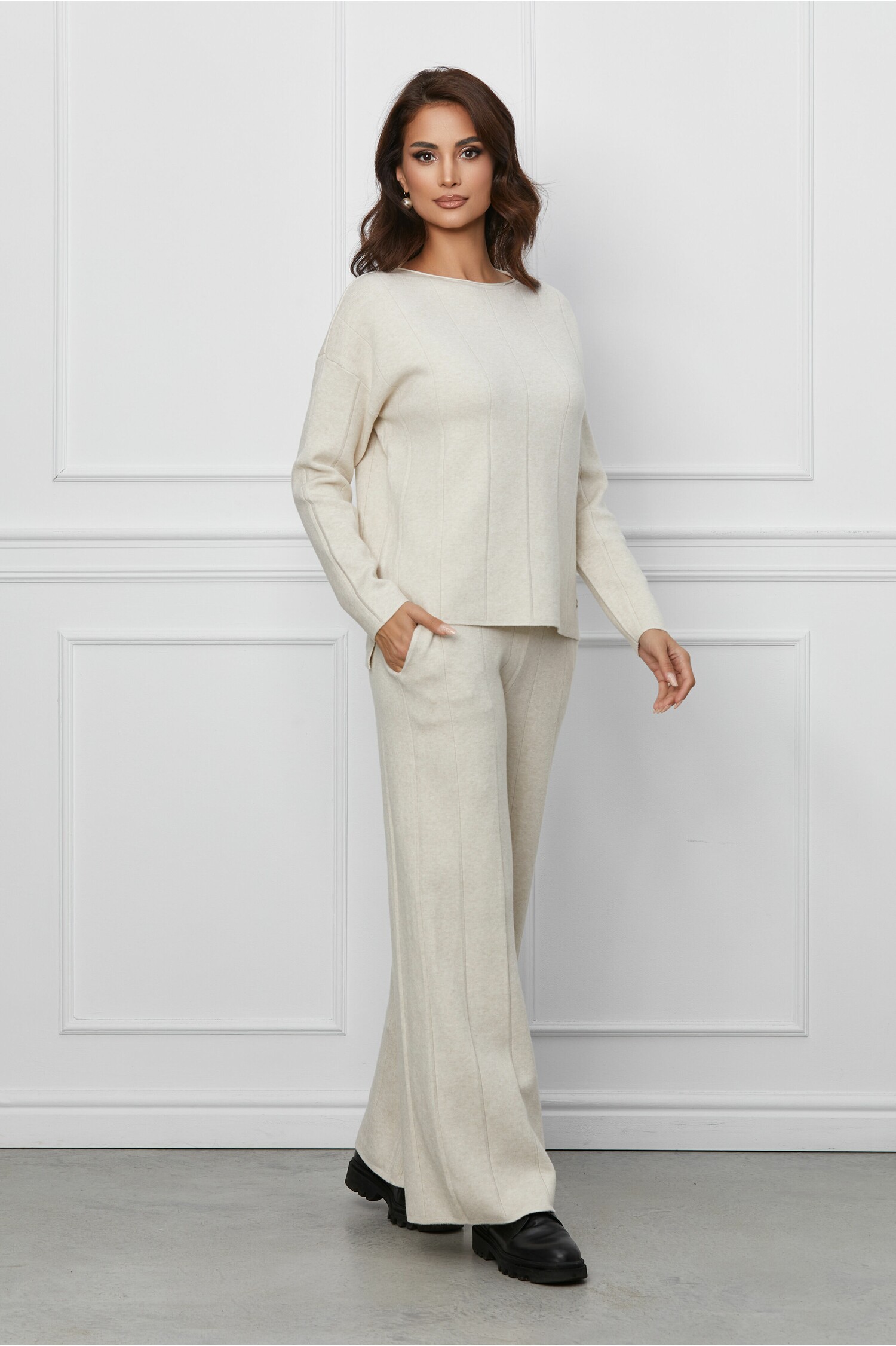 Compleu Renya ivory din tricot cu bluza si pantaloni