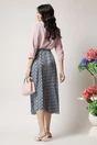 Fusta midi smart-casual din satin ivory cu imprimeuri albastre