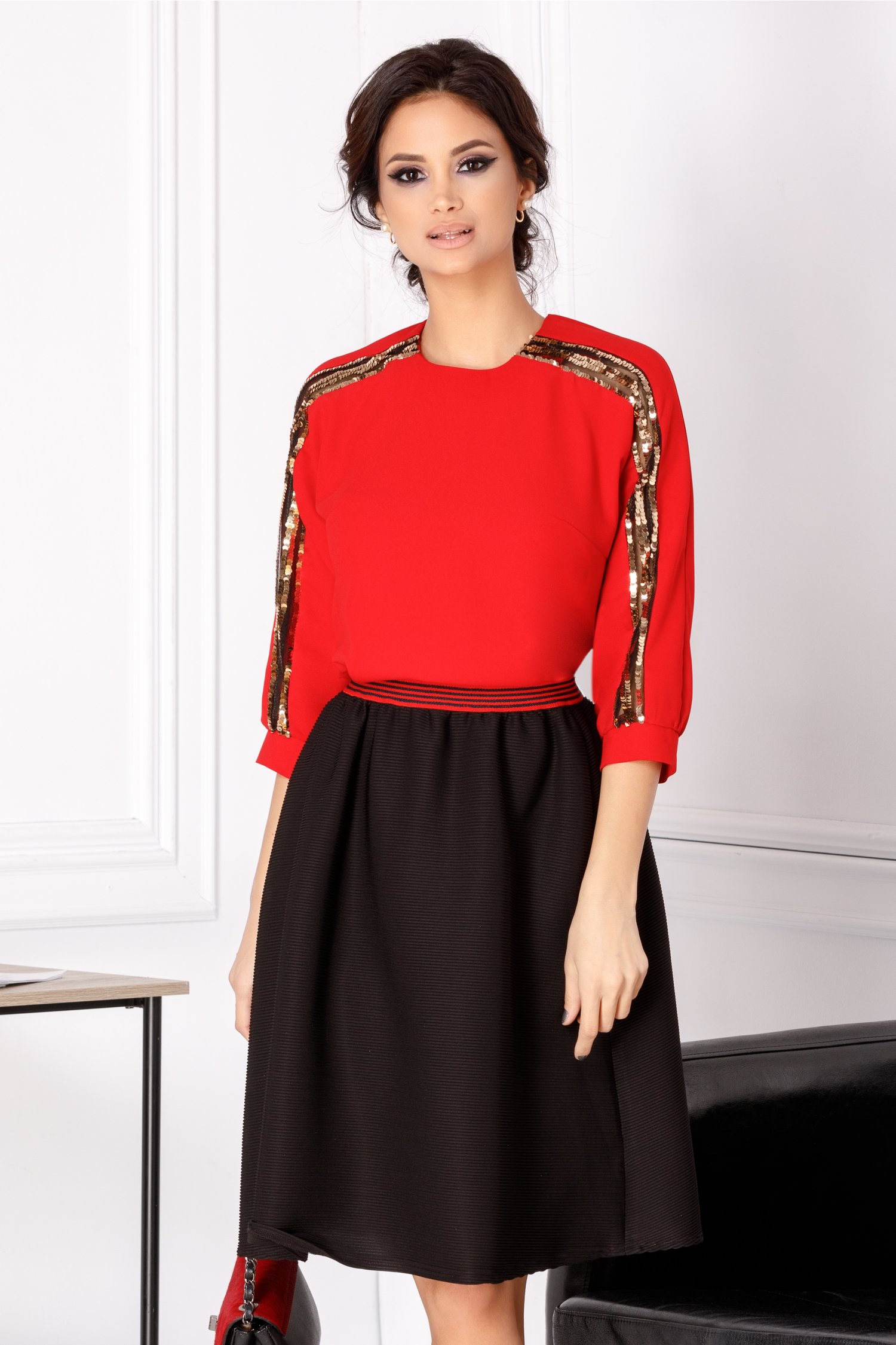 Fusta Moze creata neagra