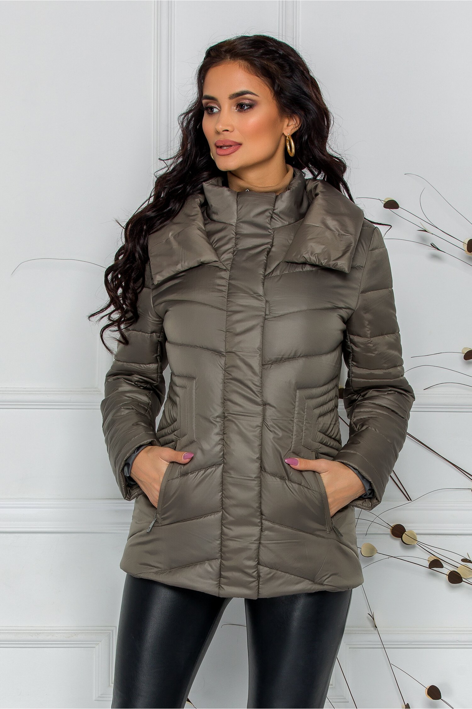 Geaca kaki Vanya cu guler dublu si inchidere cu magneti