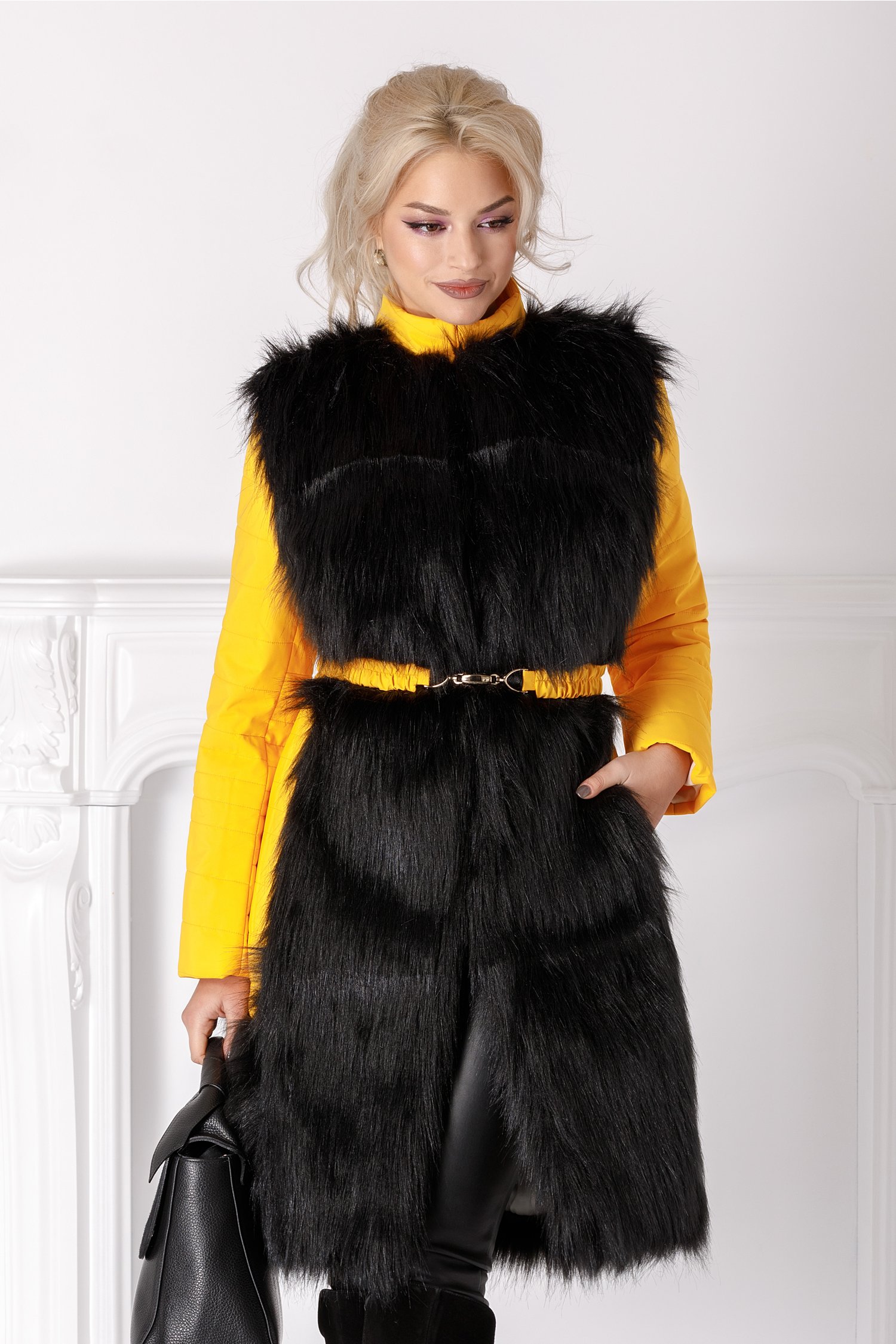 Geaca LaDonna galbena cu blanita neagra
