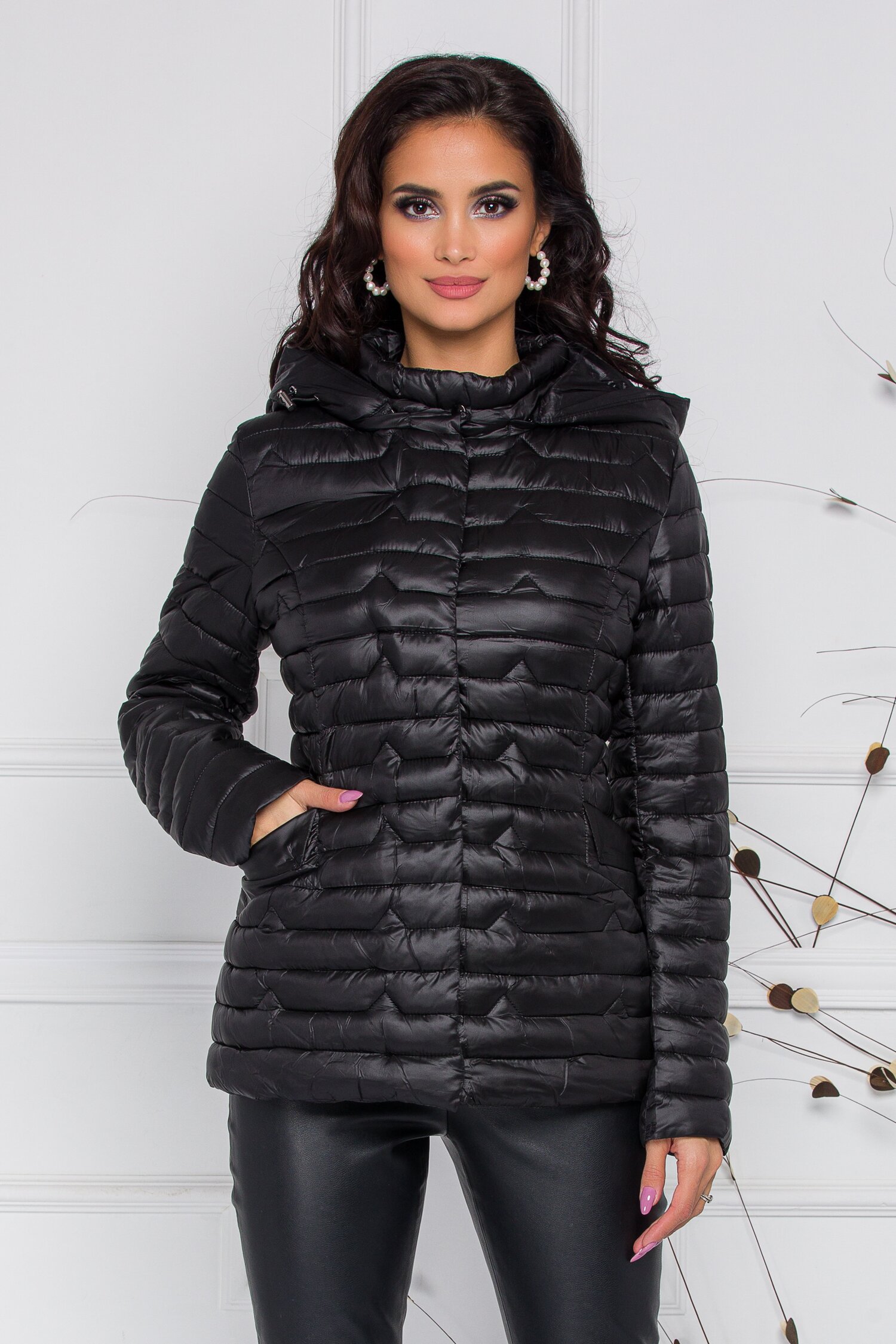 Geaca Nicole neagra cu gluga detasabila