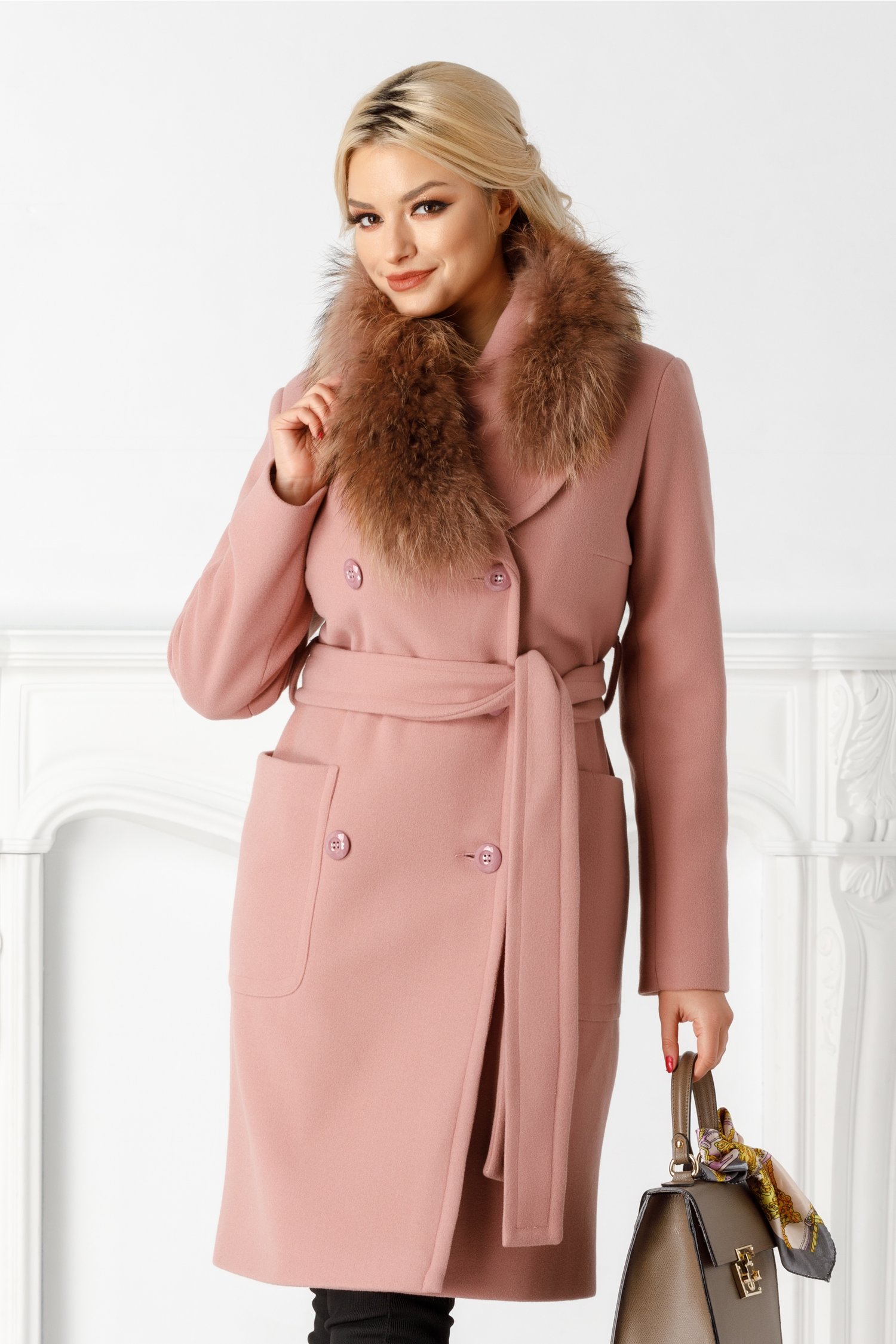 Palton LaDonna roz cu rever accesorizat cu blanita naturala thumbnail