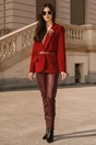 Palton scurt elegant din stofa burgundy cu curea in talie
