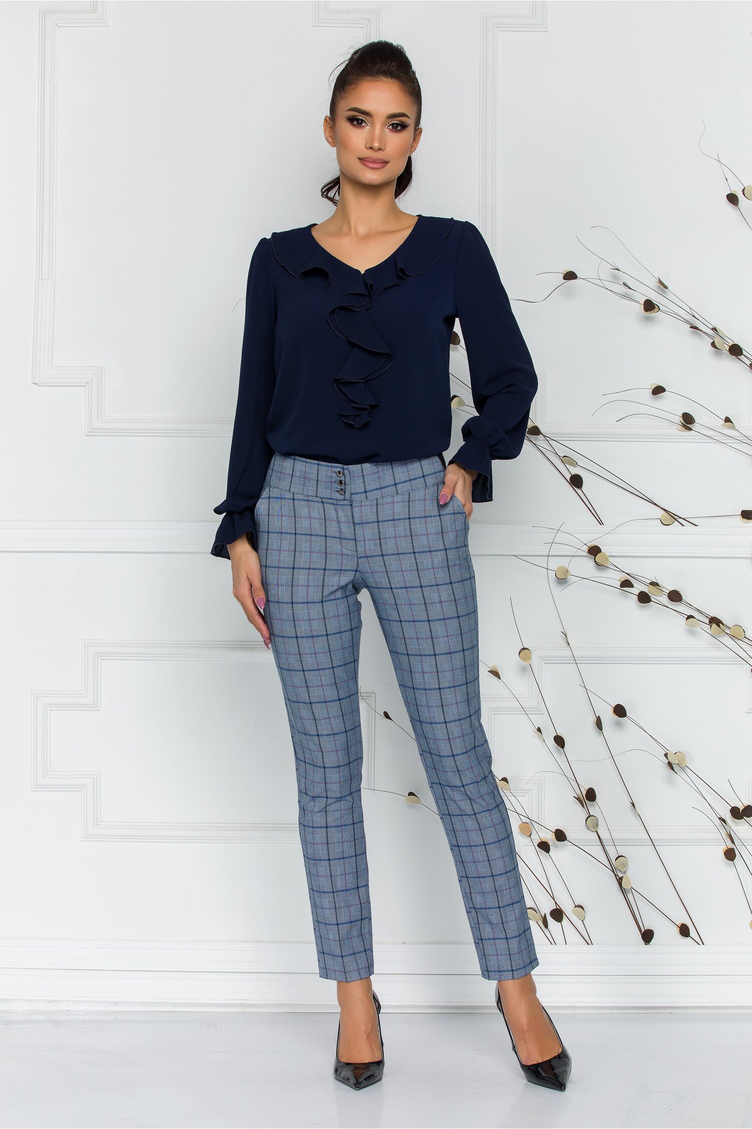 Pantaloni Ara gri cu carouri albastre