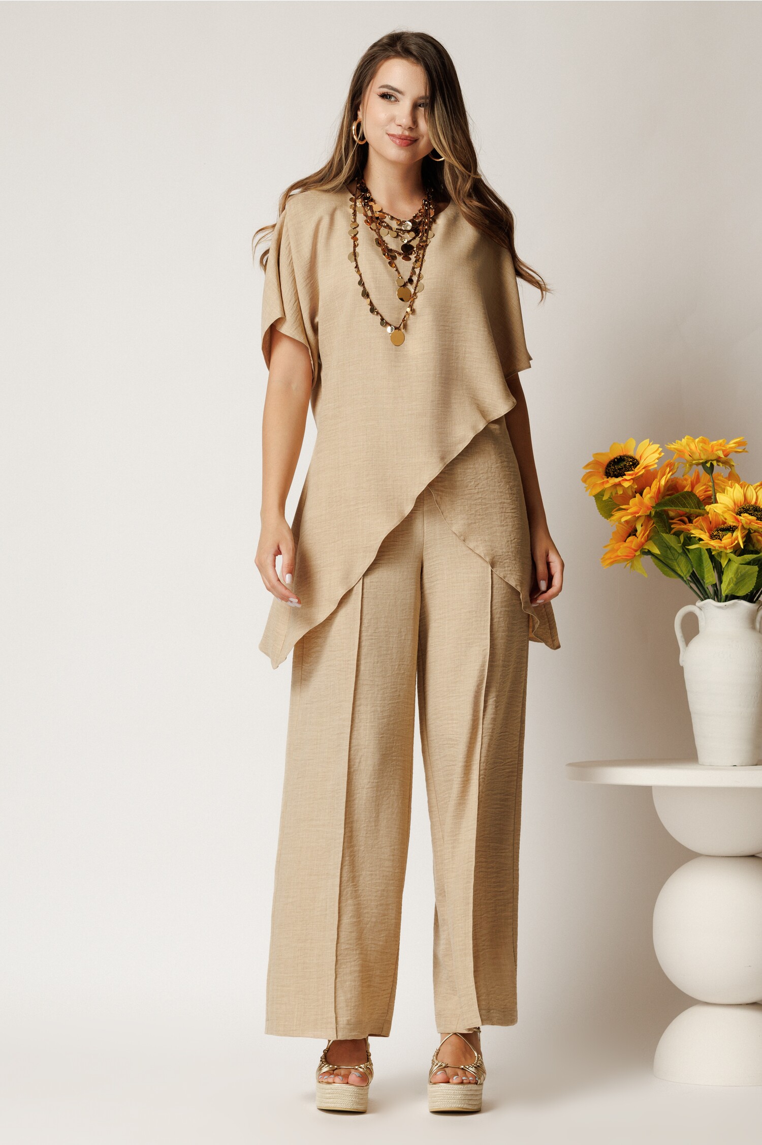 Pantaloni bej din rayon cu croi lejer si elastic in talie