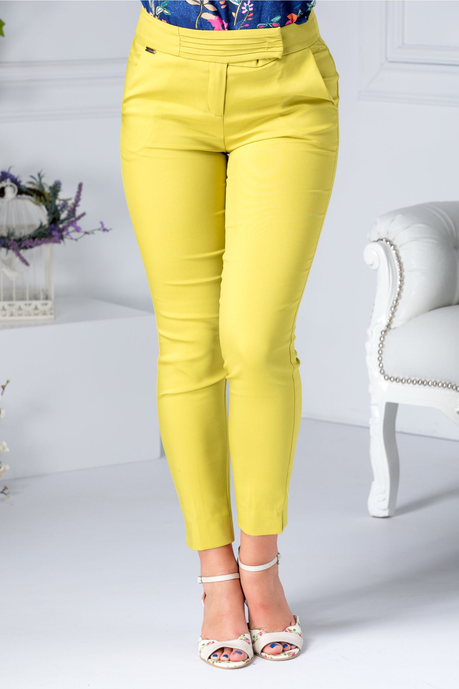 Pantaloni Nicola vernil casual